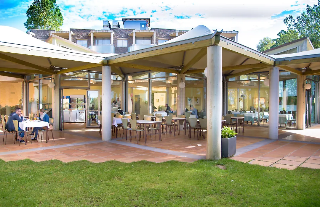 Aparthotel Ciutat De Palol-1